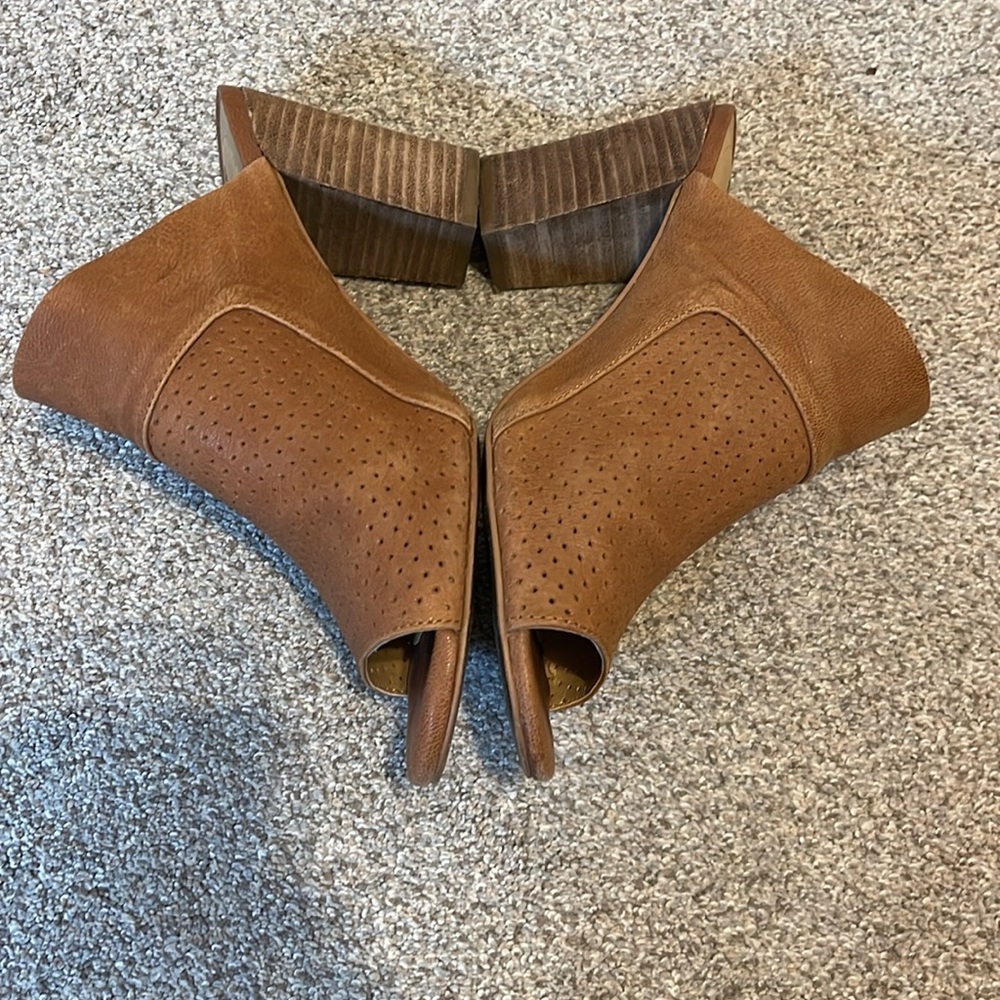 3$/15 Adam Tucker Mylee leather mule - Picture 2 of 5